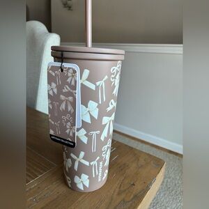 HYDRAPEAK Almond Tumbler with cream Bow Design ARTISAN COLLECTION